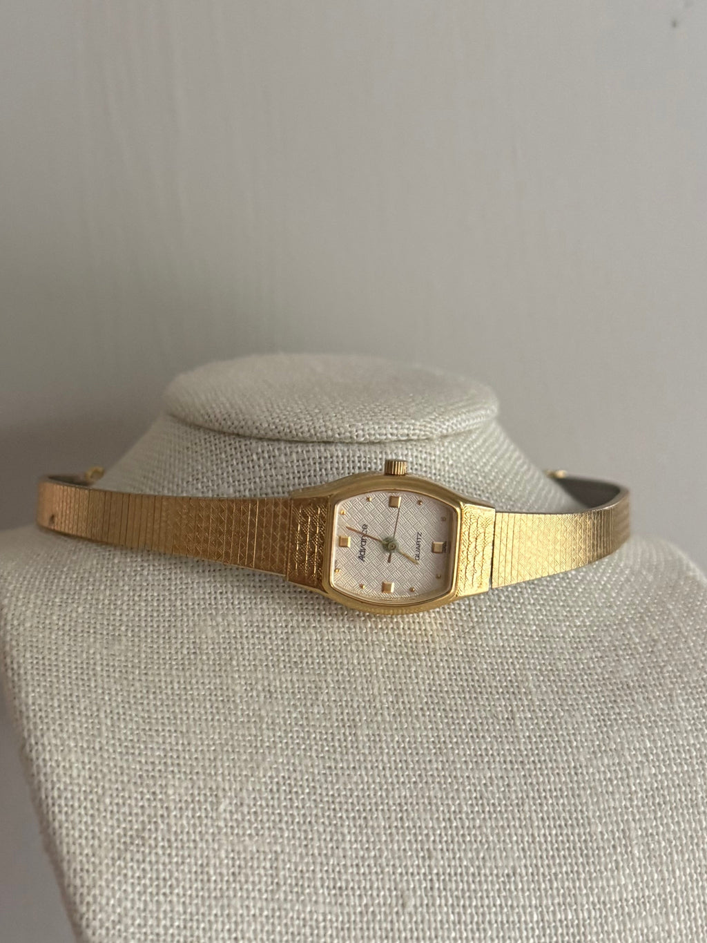 Gold Choker