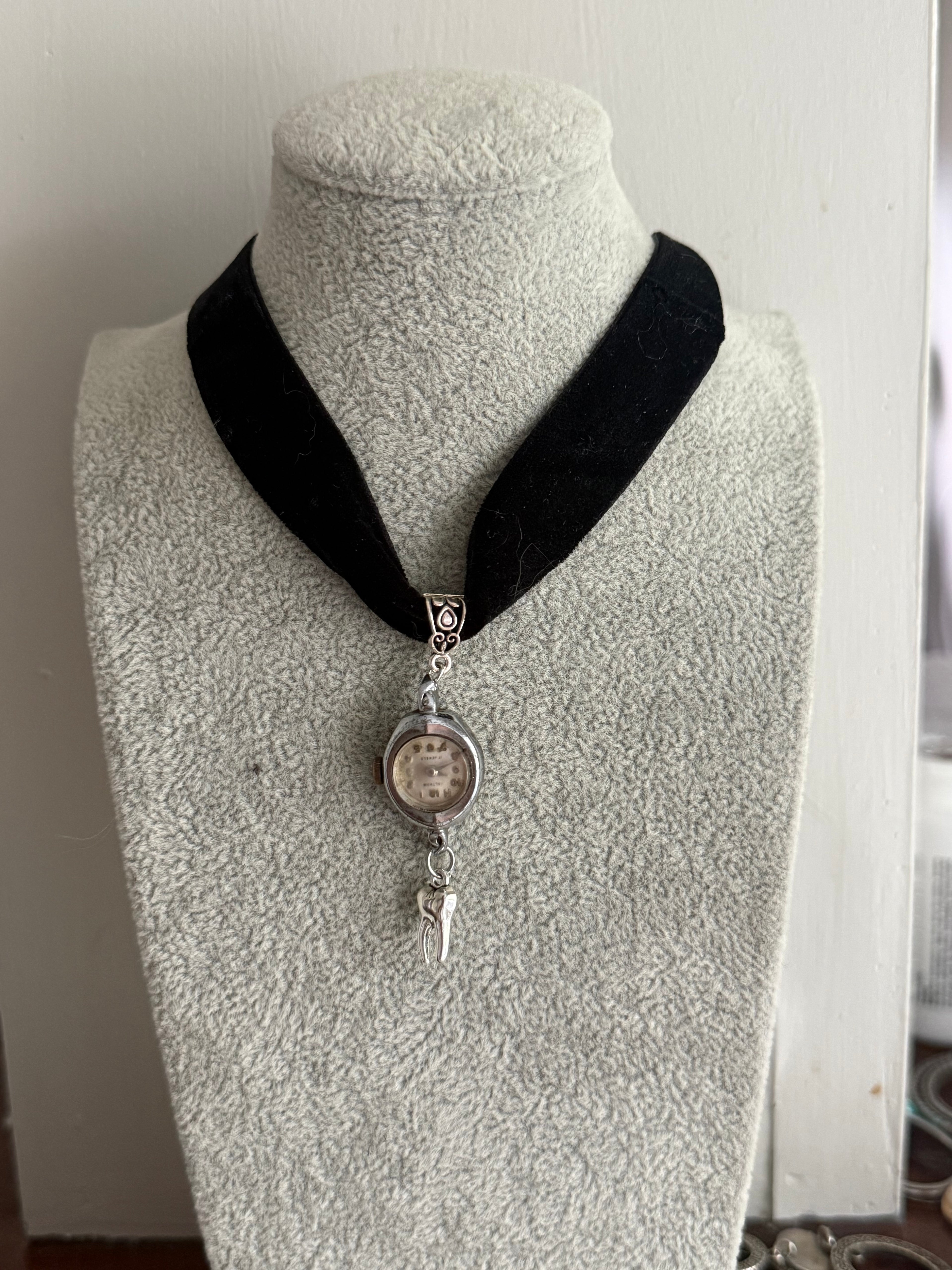 Velvet Choker With A Tooth